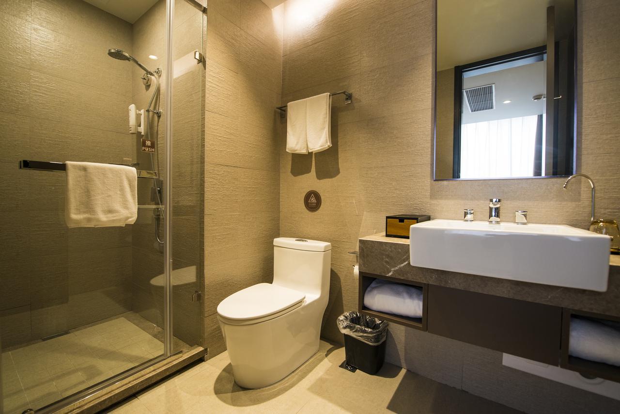 Home Inn Plus Shanghai People'S Square East Jinling Road Екстер'єр фото