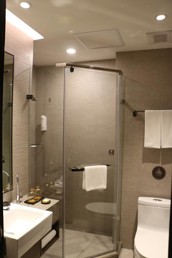 Home Inn Plus Shanghai People'S Square East Jinling Road Екстер'єр фото