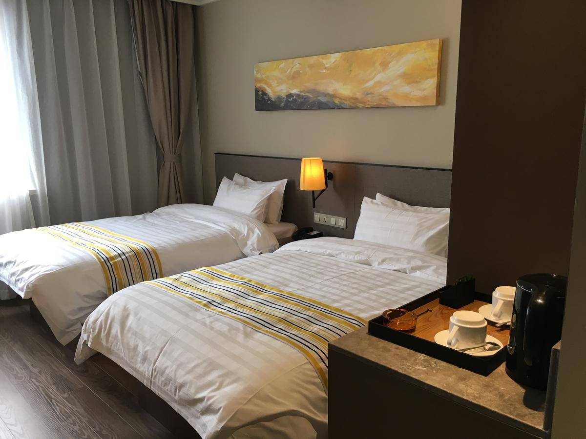 Home Inn Plus Shanghai People'S Square East Jinling Road Екстер'єр фото